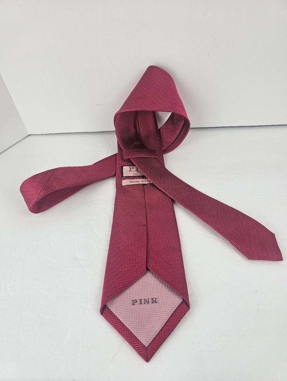 Thomas Pink Jermyn Street London England Silk Tie Magenta Pink Luxury Workwear